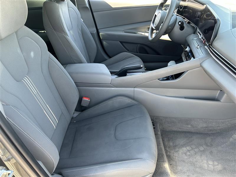 Hyundai Elantra SEL 2024