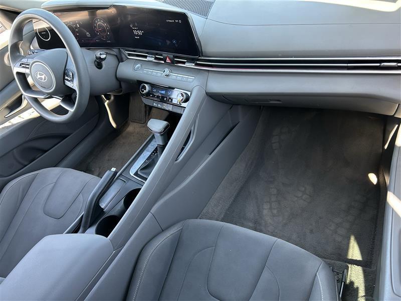 Hyundai Elantra SEL 2024