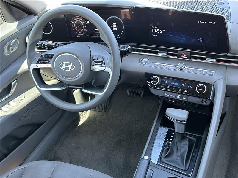 Hyundai Elantra SEL 2024