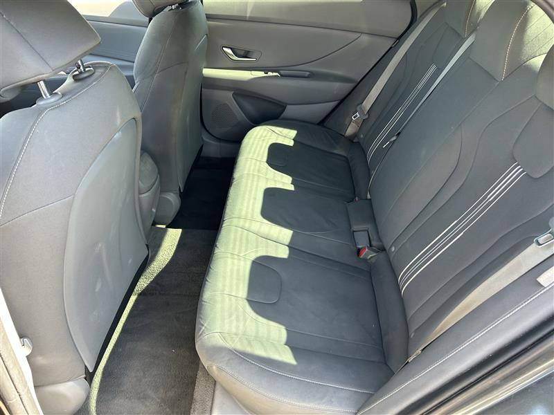 Hyundai Elantra SEL 2024