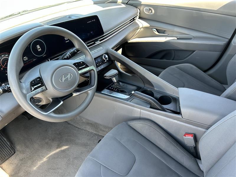 Hyundai Elantra SEL 2024
