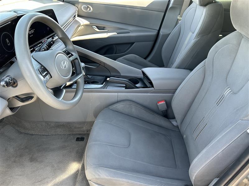 Hyundai Elantra SEL 2024