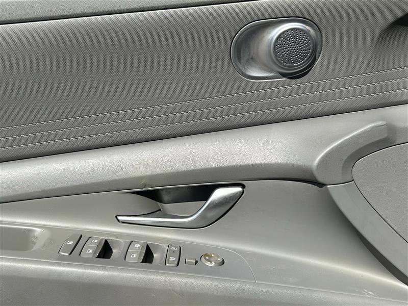 Hyundai Elantra SEL 2024