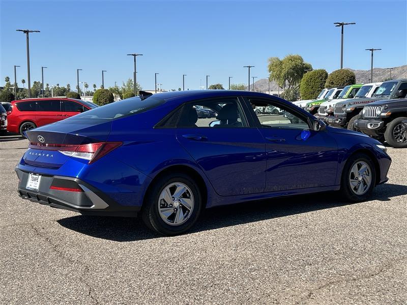Hyundai Elantra SE 2024