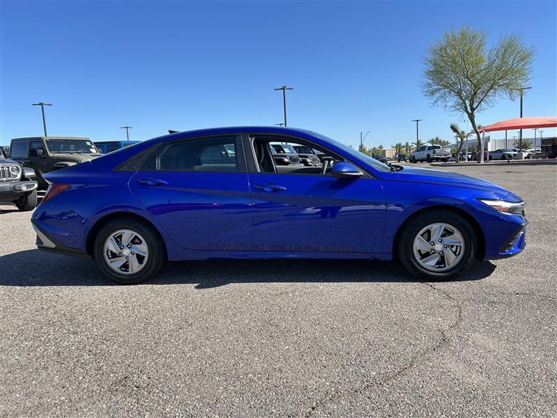 Hyundai Elantra SE 2024