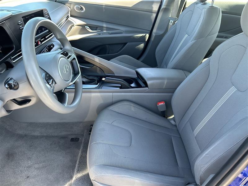 Hyundai Elantra SE 2024