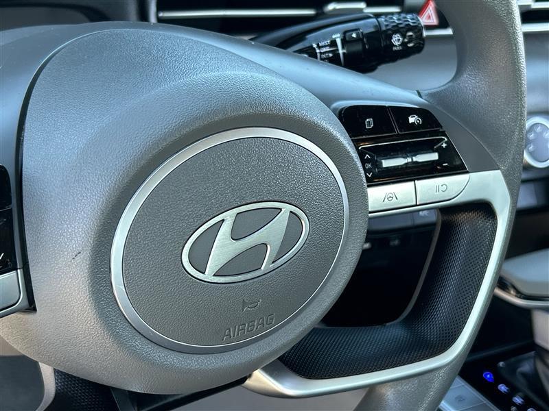 Hyundai Elantra SE 2024