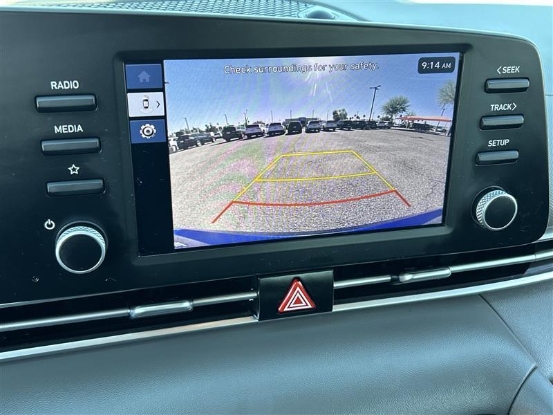 Hyundai Elantra SE 2024