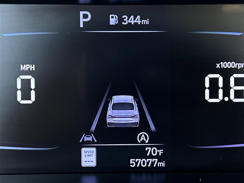 Hyundai Elantra SE 2024