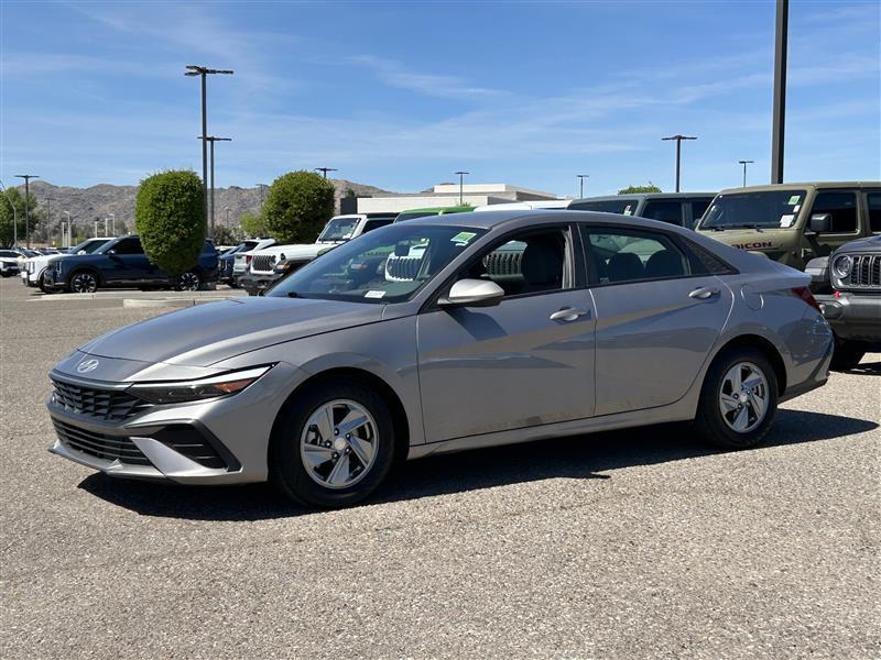 Hyundai Elantra SE 2024