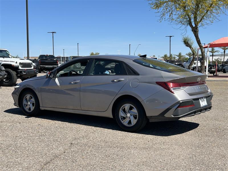 Hyundai Elantra SE 2024