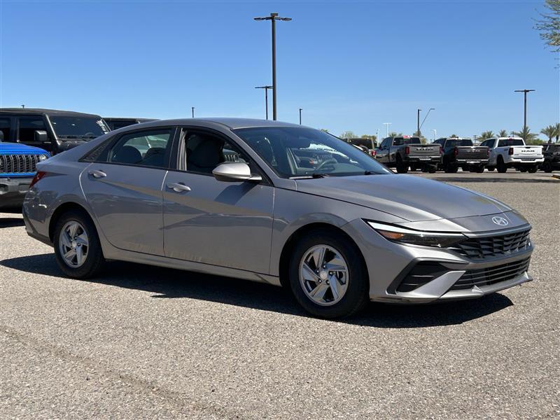 Hyundai Elantra SE 2024