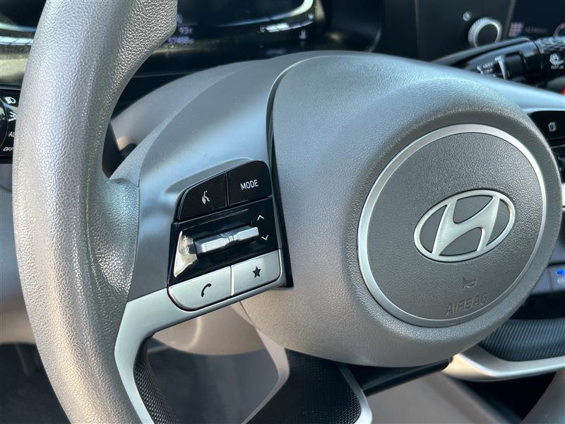 Hyundai Elantra SE 2024