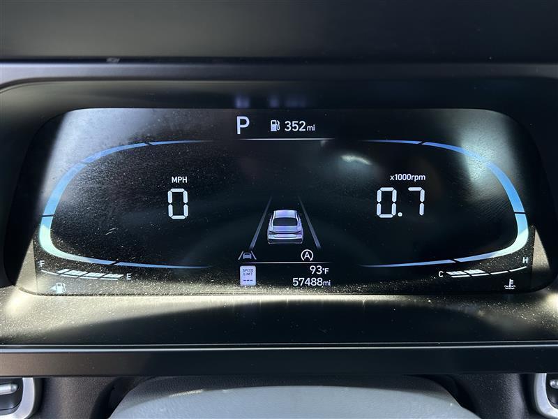 Hyundai Elantra SE 2024