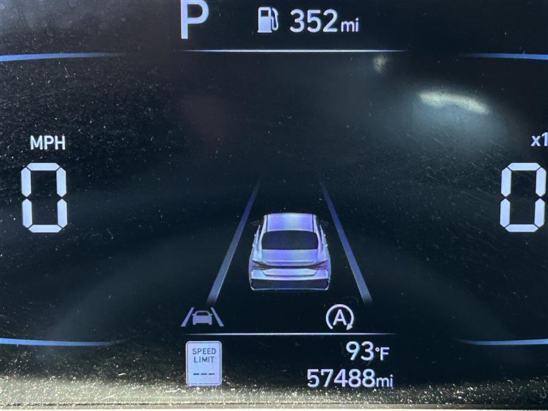 Hyundai Elantra SE 2024