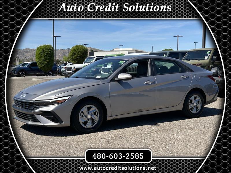 2024 Hyundai Elantra SE