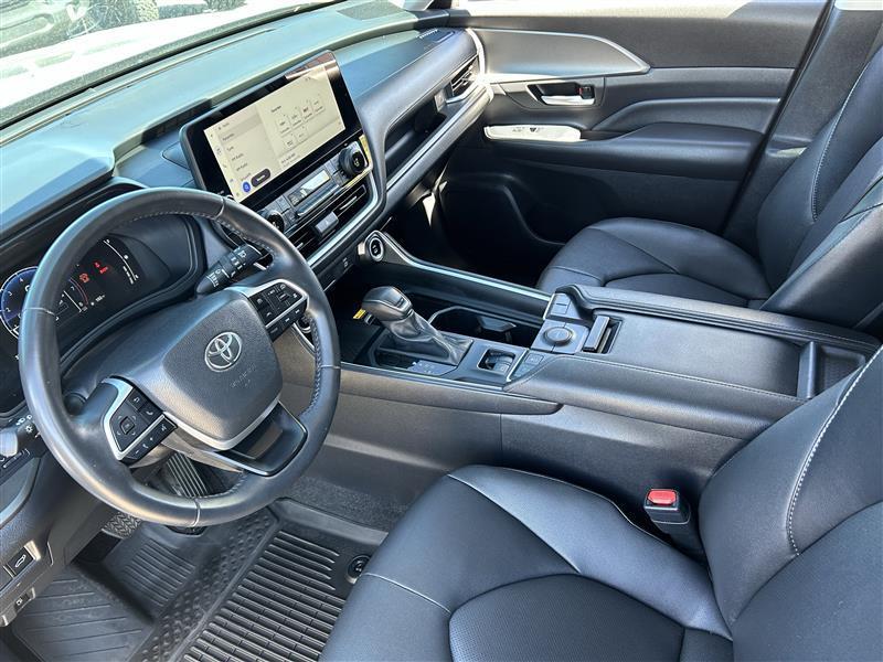 Toyota Grand Highlander XLE 2024