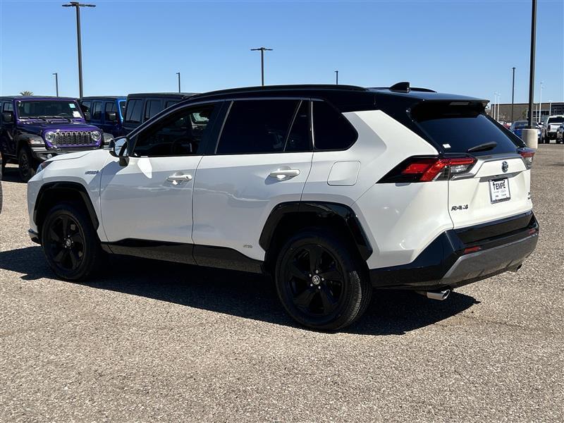 Toyota RAV4 Hybrid XLE 2021