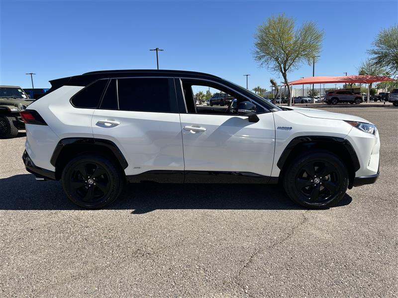 Toyota RAV4 Hybrid XLE 2021