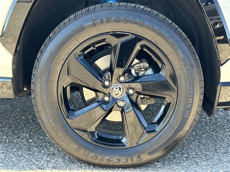 Toyota RAV4 Hybrid XLE 2021