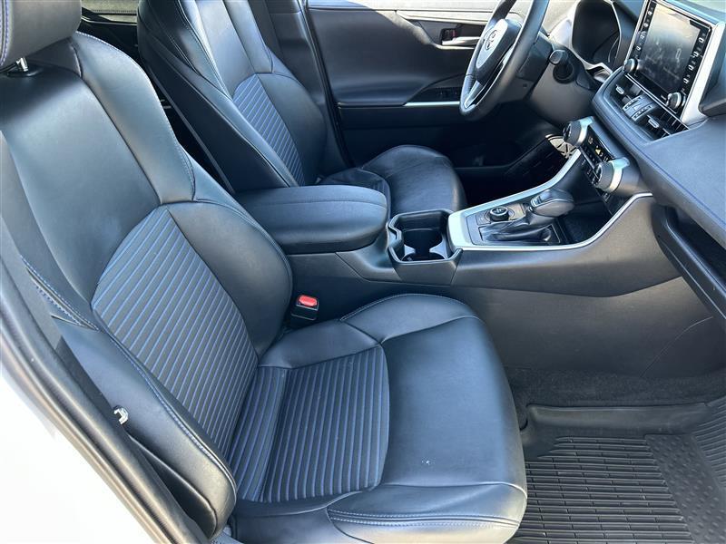 Toyota RAV4 Hybrid XLE 2021