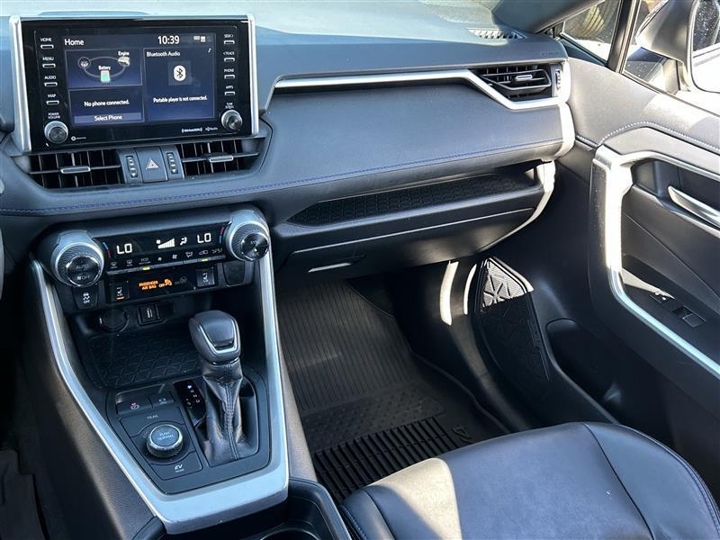 Toyota RAV4 Hybrid XLE 2021