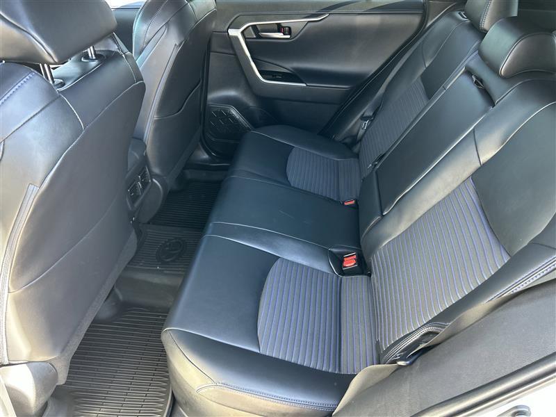 Toyota RAV4 Hybrid XLE 2021