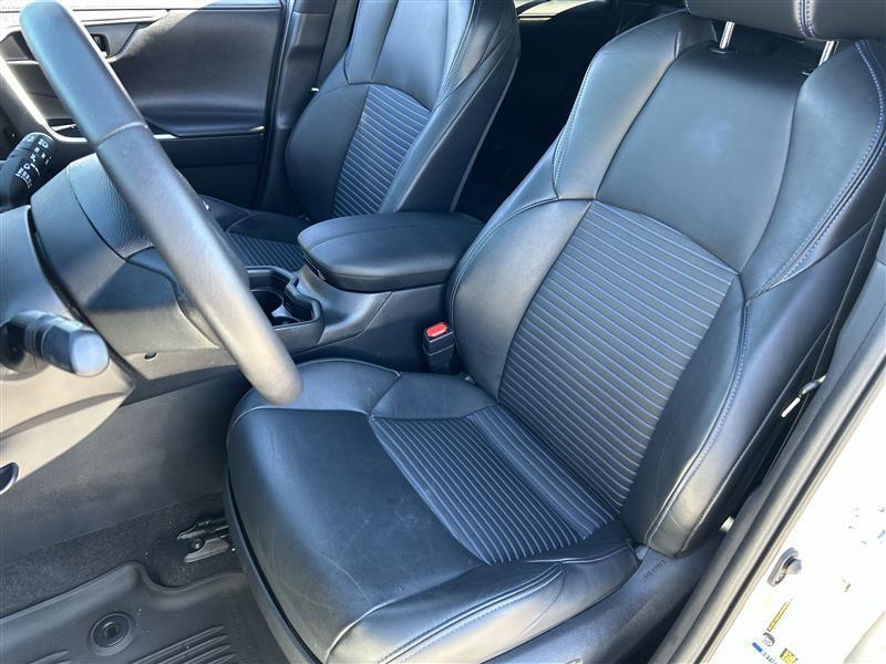 Toyota RAV4 Hybrid XLE 2021