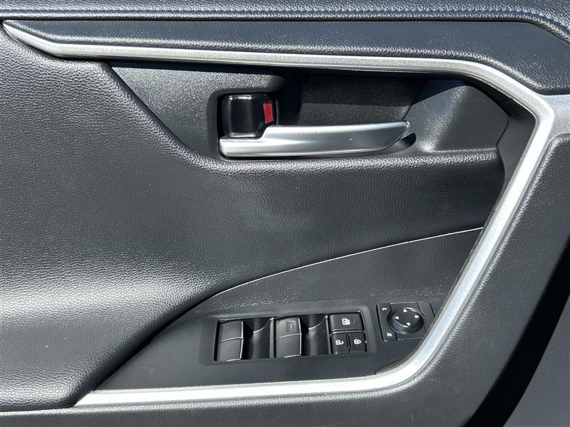 Toyota RAV4 Hybrid XLE 2021