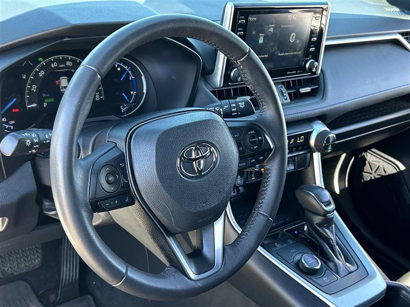 Toyota RAV4 Hybrid XLE 2021