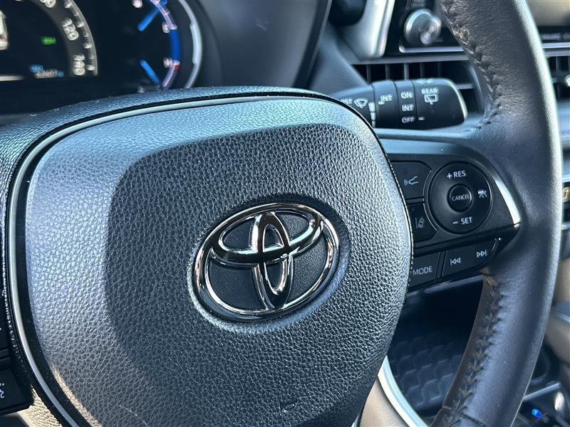 Toyota RAV4 Hybrid XLE 2021