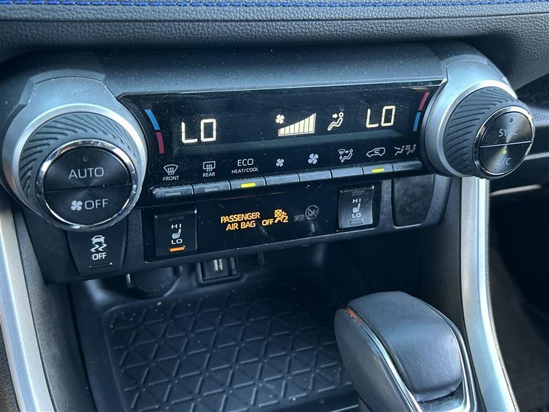 Toyota RAV4 Hybrid XLE 2021