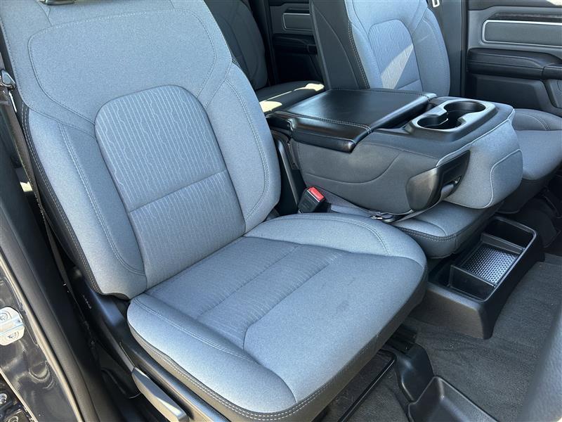 RAM 1500 Big Horn Crew Cab SWB 4WD 2020