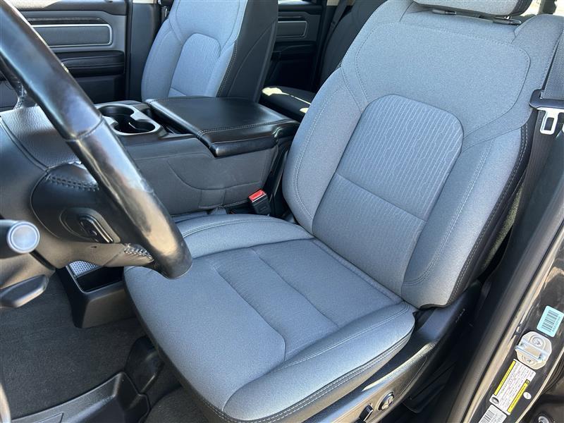 RAM 1500 Big Horn Crew Cab SWB 4WD 2020