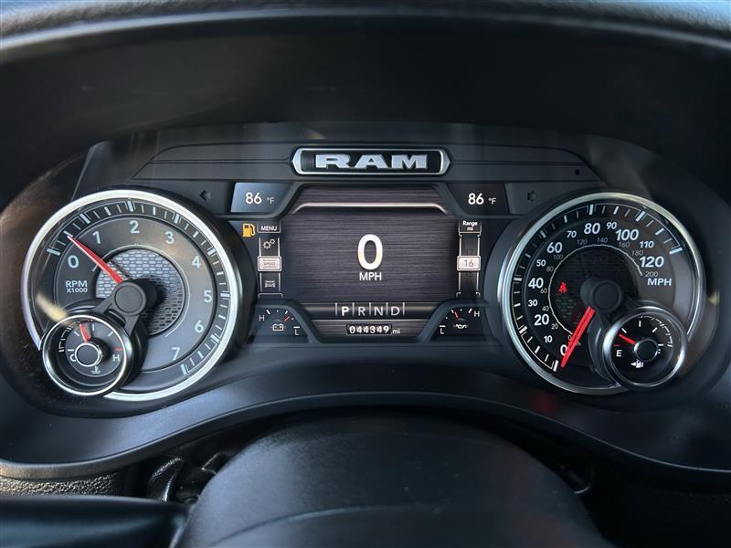 RAM 1500 Laramie Crew Cab SWB 4WD 2023