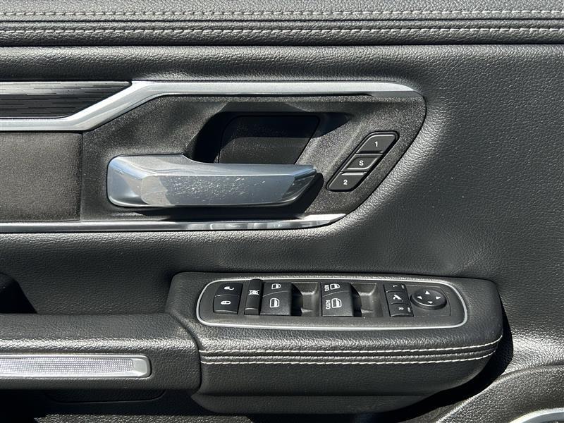RAM 1500 Laramie Crew Cab SWB 4WD 2023