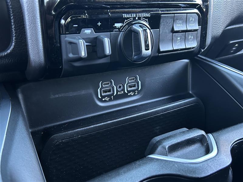 RAM 1500 Laramie Crew Cab SWB 4WD 2023