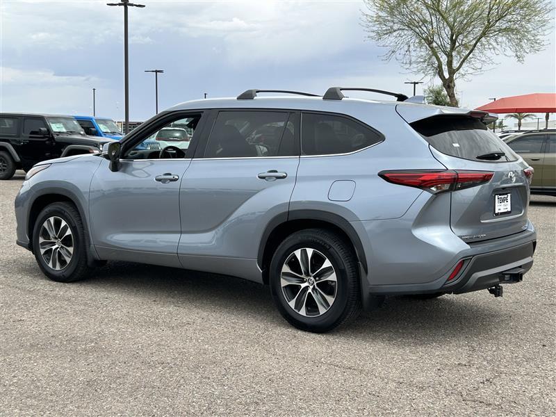 Toyota Highlander XLE AWD V6 2021