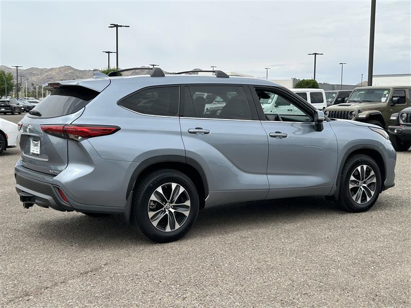 Toyota Highlander XLE AWD V6 2021