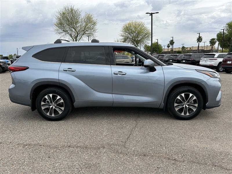 Toyota Highlander XLE AWD V6 2021