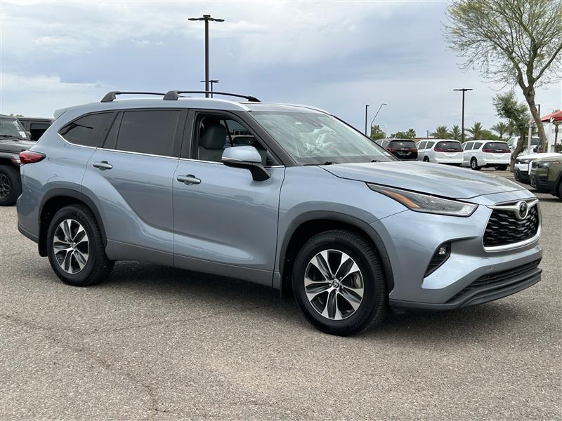 Toyota Highlander XLE AWD V6 2021