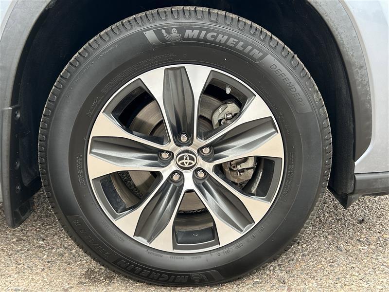 Toyota Highlander XLE AWD V6 2021