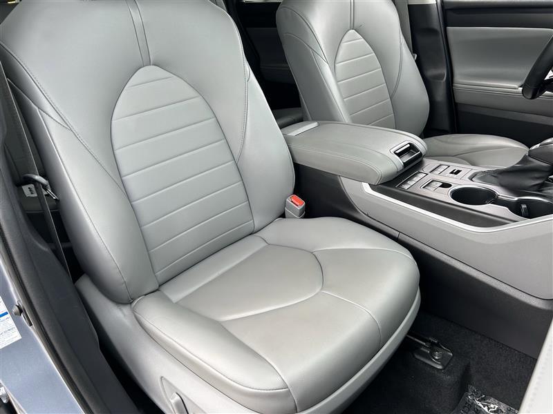 Toyota Highlander XLE AWD V6 2021