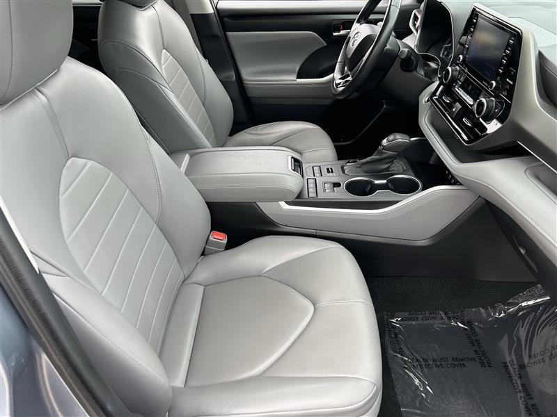 Toyota Highlander XLE AWD V6 2021