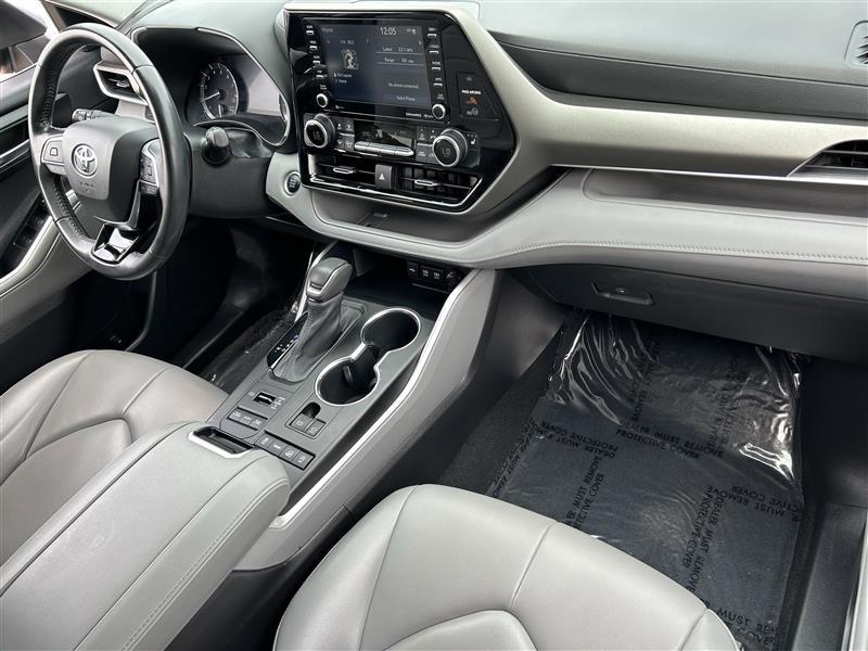 Toyota Highlander XLE AWD V6 2021