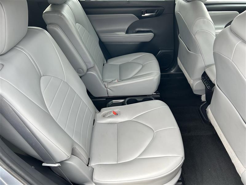 Toyota Highlander XLE AWD V6 2021