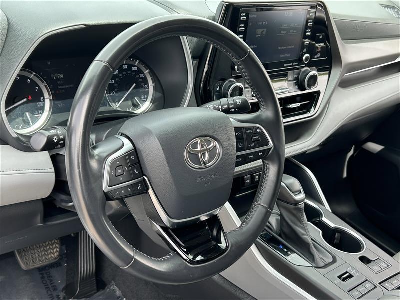 Toyota Highlander XLE AWD V6 2021