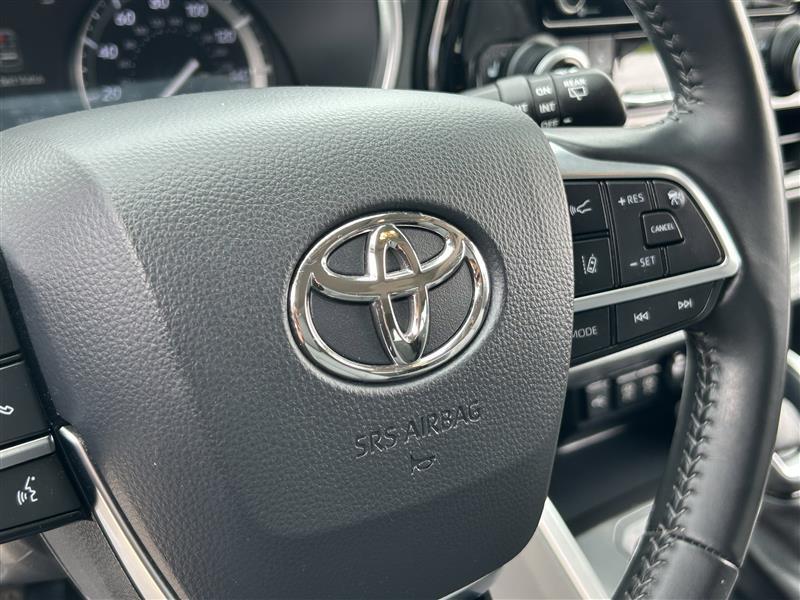 Toyota Highlander XLE AWD V6 2021