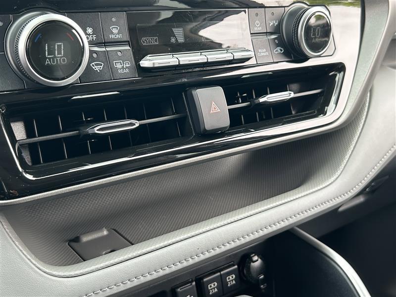 Toyota Highlander XLE AWD V6 2021