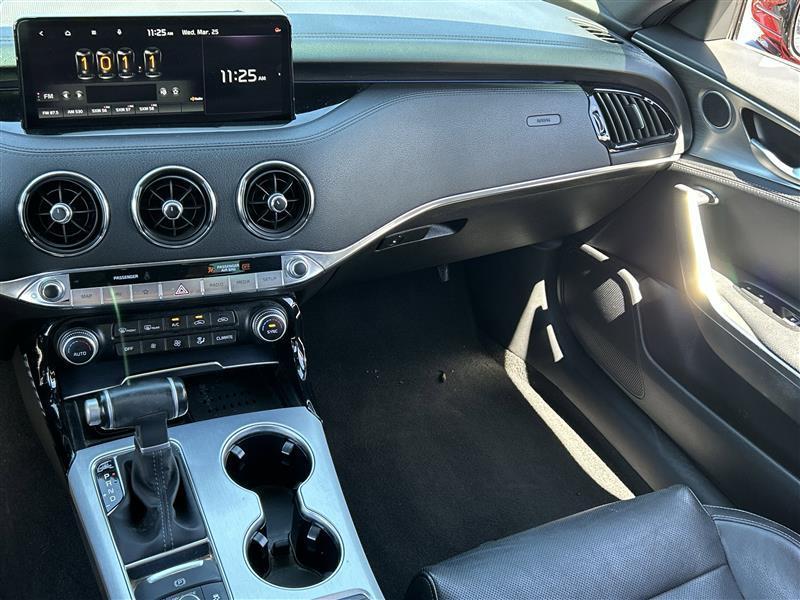 Kia Stinger GT1 2022